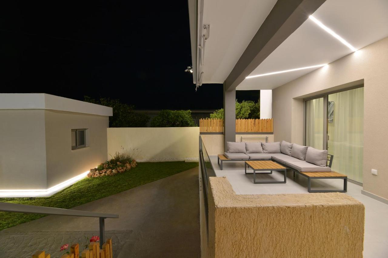 Swan Paradise Residences Country house Loutra Oraias Elenis